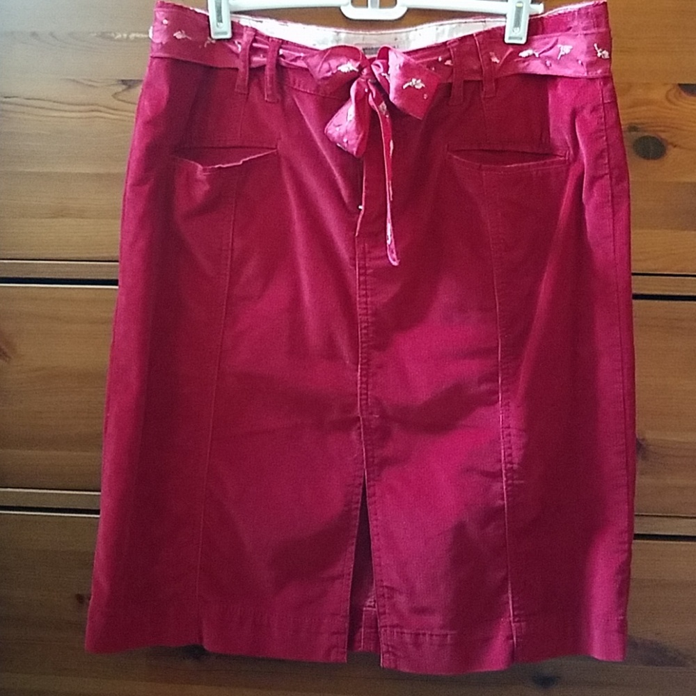 Stretchy corduroy skirt